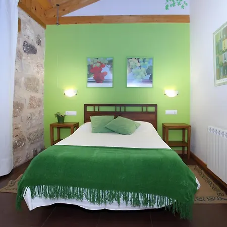 Farm stay El Lagar De La Navazuela *