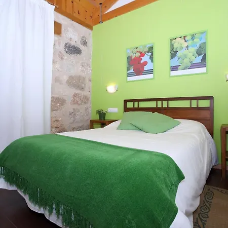 Farm stay El Lagar De La Navazuela *